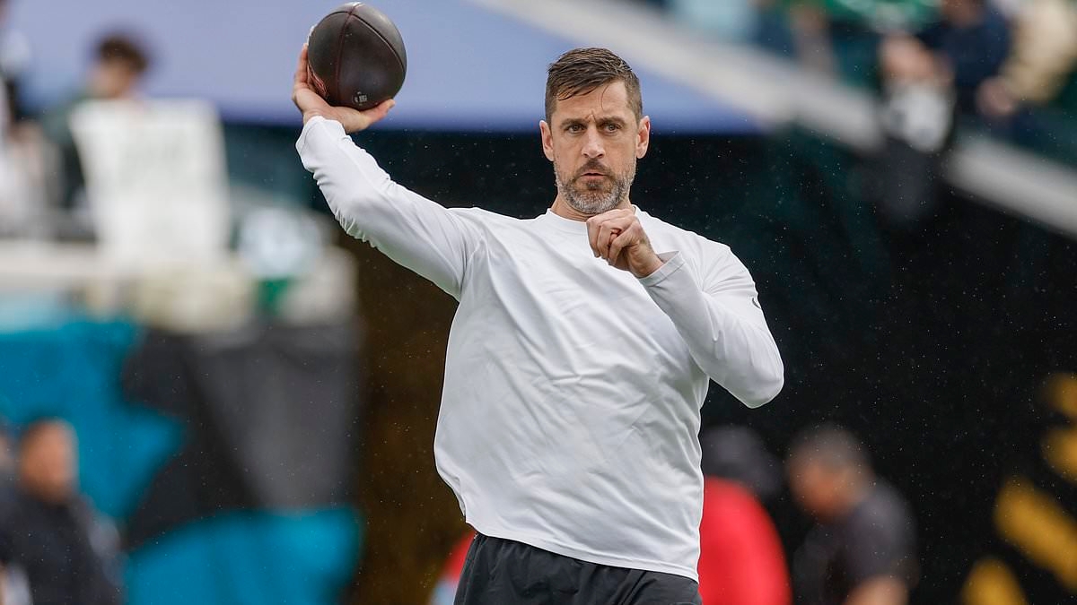 Pittsburgh Steelers slammed for signing 'washed up diva' Aaron Rodgers by stunned NFL analyst