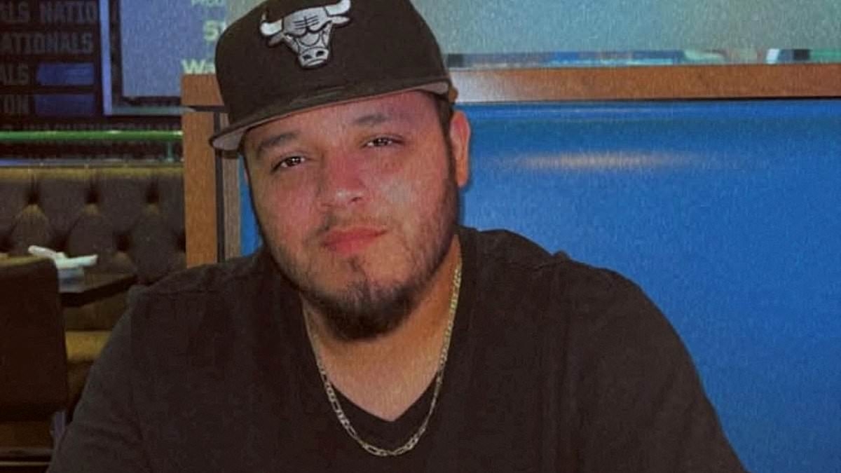 BREAKING NEWS Deported Maryland migrant on his way BACK to America from El Salvador prison