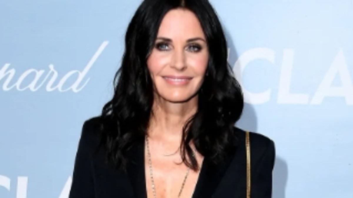 Courteney Cox invites fans inside her stunning Los Angeles home... after making $100M from Friends