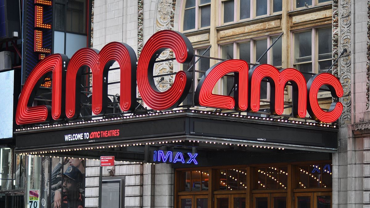 AMC fans threaten to BOYCOTT after movie theater chain announces shock change
