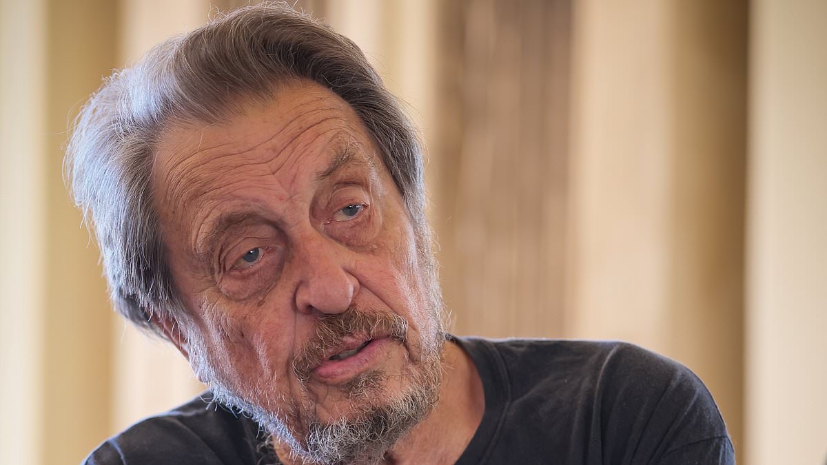 Elon Musk's estranged dad tells his 'gorilla' son to make friends again with the president: Trump will prevail