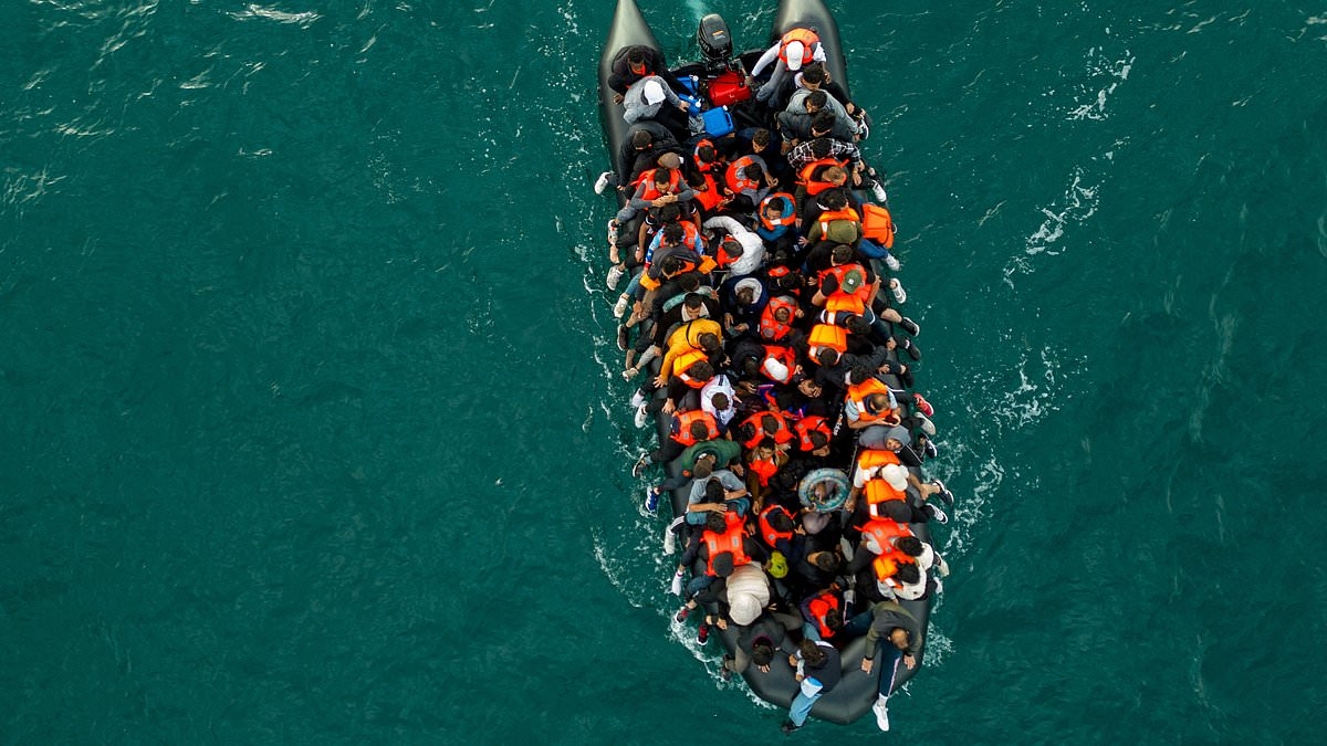 Immigration concerns hit highest level since just before Brexit vote, poll finds