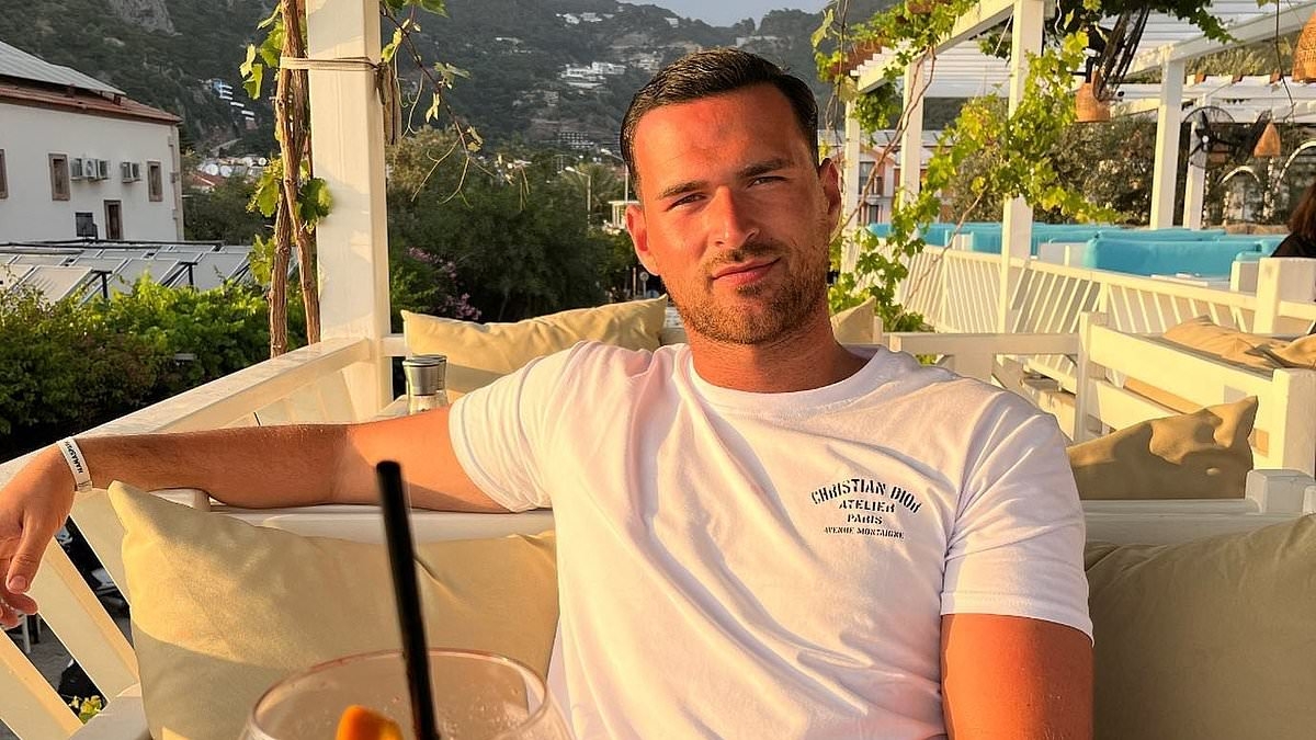 Love Island's Ronnie Vint 'moves on with influencer after flirty chats in Ibiza' following his split from Harriett Blackmore