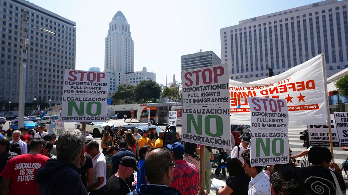 Chaos breaks out as ICE raids business in downtown Los Angeles and locals revolt: 'We will not stand for this'