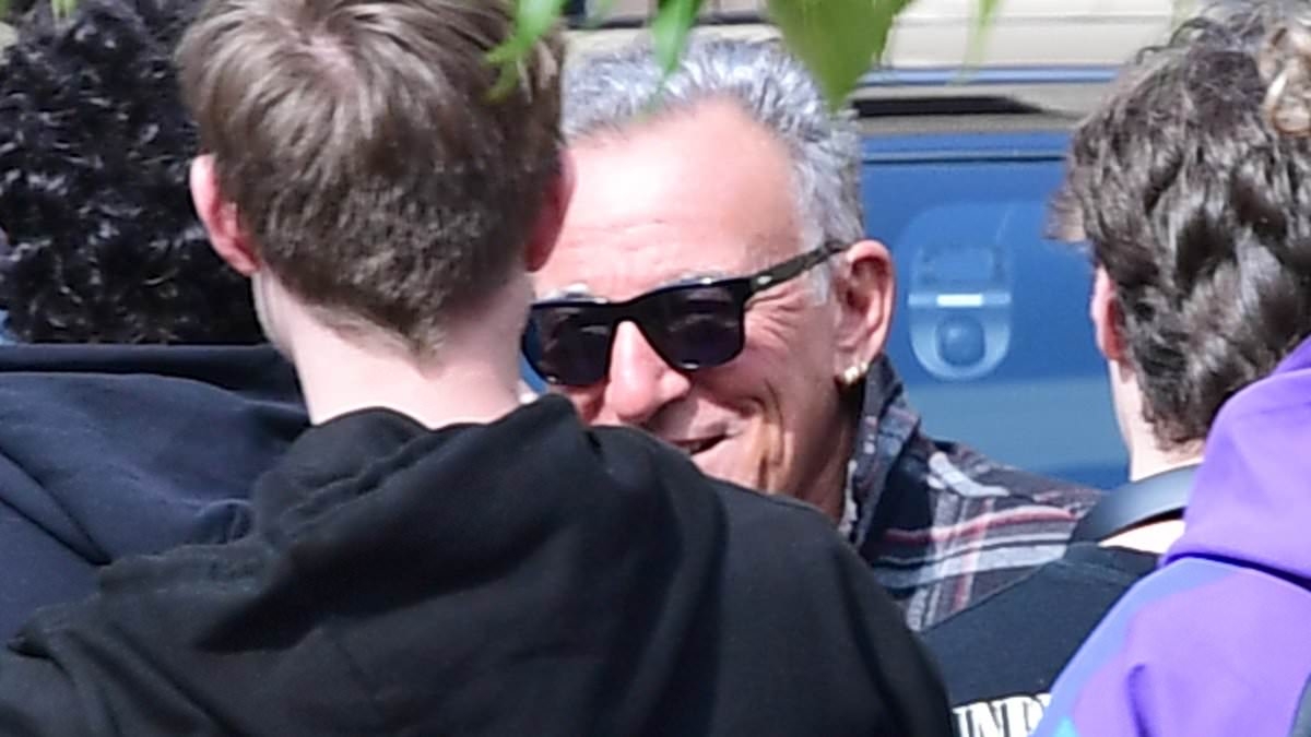 Bruce Springsteen and Paul McCartney reunite in Liverpool! Music legends greet students outside the Liverpool Institute for Performing Arts