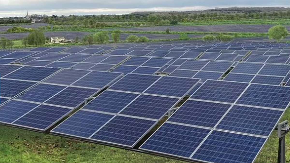Campaigners call on King Charles to help them stop Britain's biggest solar farm as £800m 3,500-acre project is set to spread across Winston Churchill's Blenheim birthplace