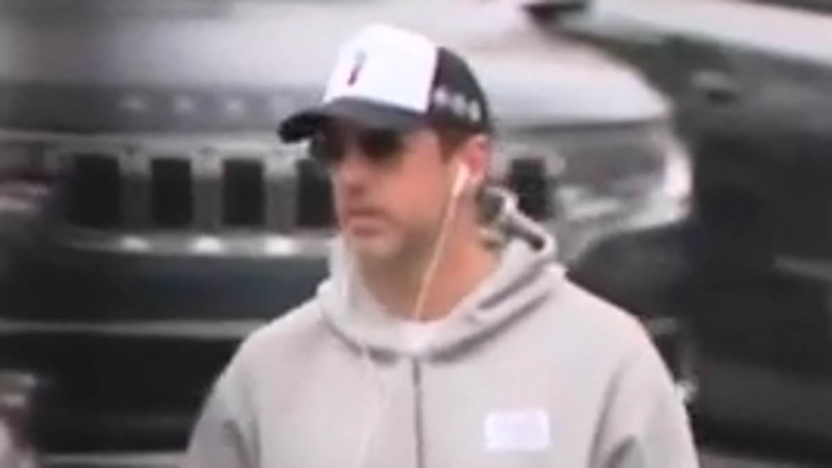 Aaron Rodgers arrives in Pittsburgh to make Steelers deal official as NFL limbo finally comes to an end