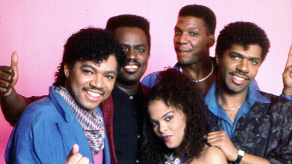 BREAKING NEWS Atlantic Starr singer Wayne Lewis dies at 68 as tributes pour in for R&B legend