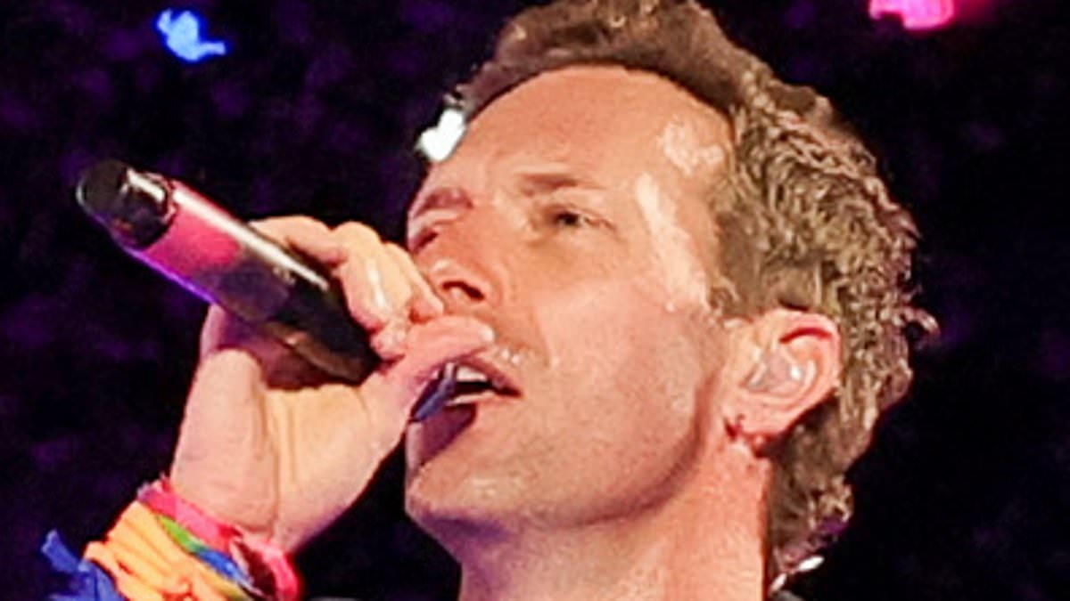 Chris Martin leaves fans in frenzy after cryptic shout-out to Dakota Johnson on stage amid split