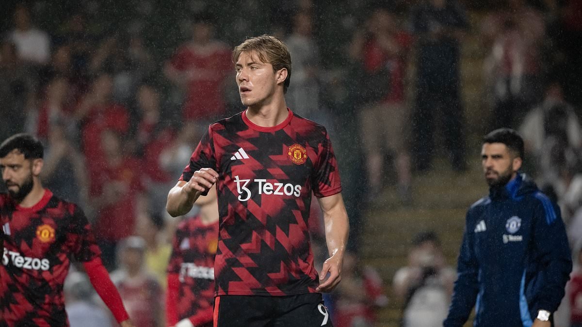Rasmus Hojlund breaks silence on talk of Man United exit after Inter Milan make further contact about a permanent move for struggling striker