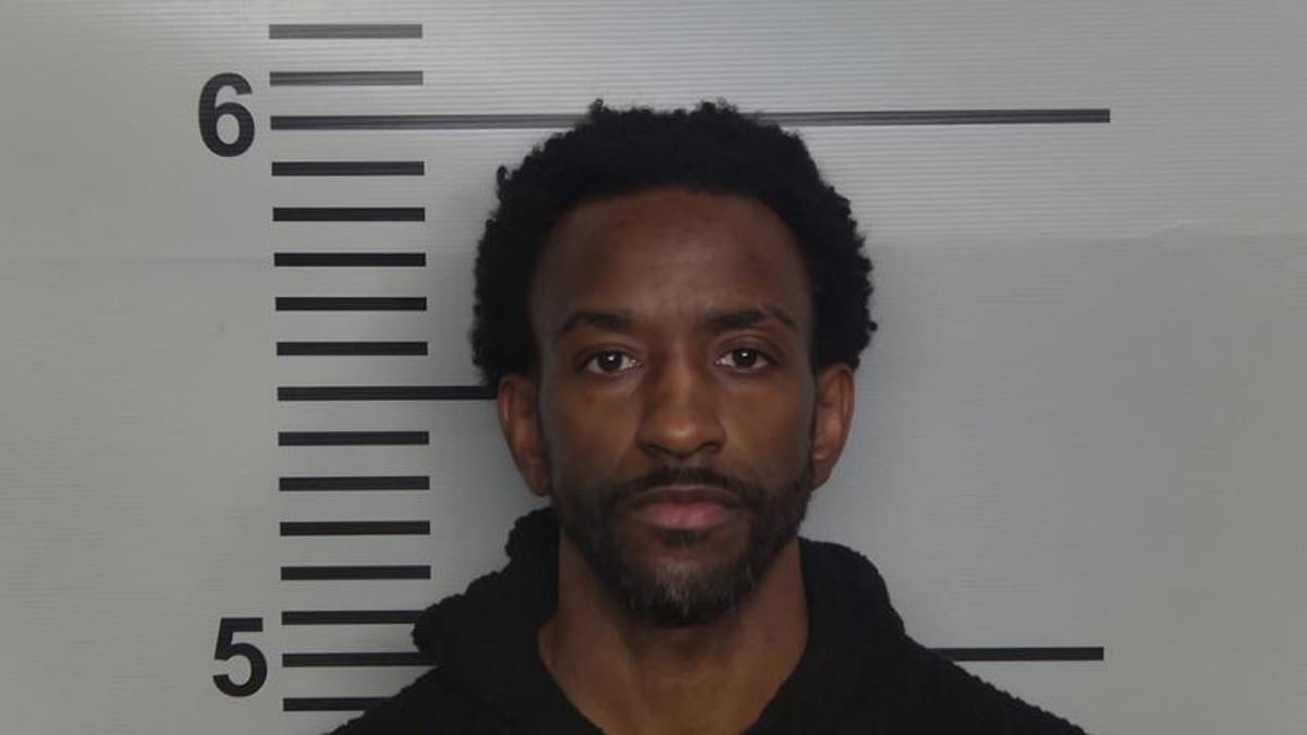 Ex-Louisville star Russ Smith arrested on suspicion of DUI and reckless driving