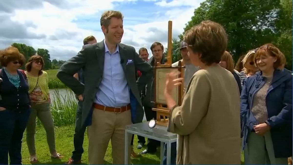Shocking moment Antiques Roadshow expert is BOOED by BBC crowd after 'low blow' joke fails to impress