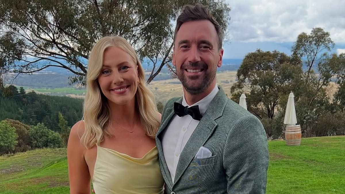 Channel Nine star announces pregnancy and shows off growing baby bump: 'We can't wait to meet you'