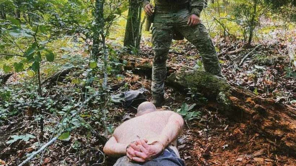 Shocking new photos show moment police captured Devil in the Ozarks just ONE MILE from where he escaped