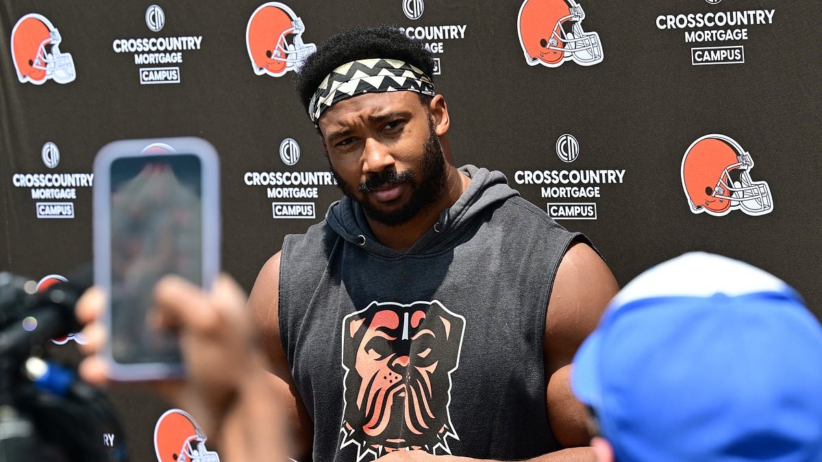 Browns star Myles Garrett issues 'threat' to new Steelers quarterback Aaron Rodgers