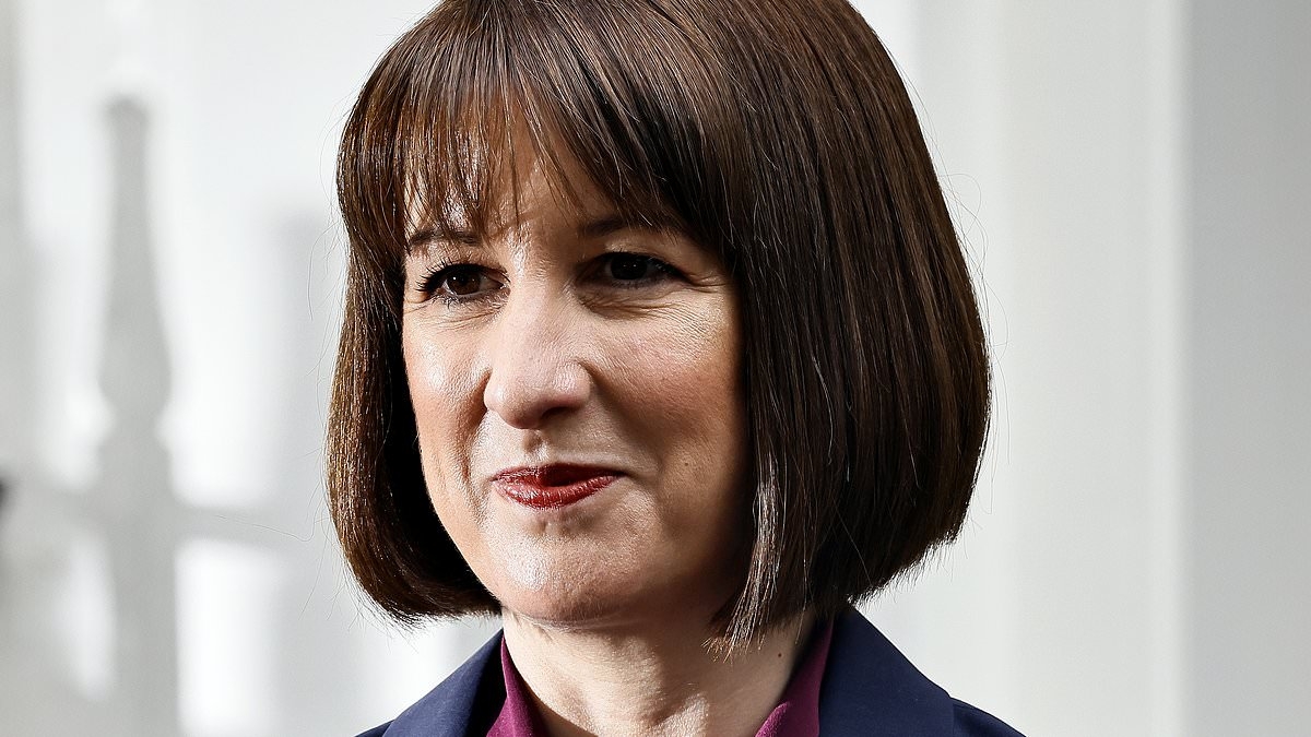 Amazingly there are 12% of voters who think Rachel Reeves does a GOOD job! Survey gives damning insight into Chancellor's policy backlash