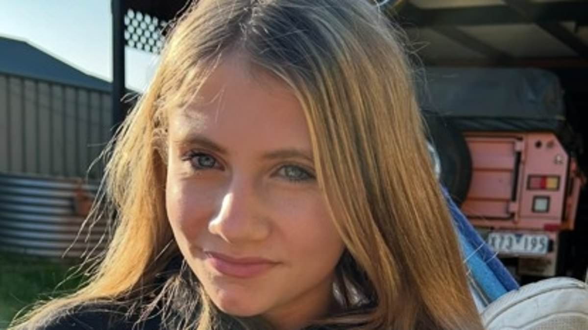 BREAKING NEWS Urgent search for missing schoolgirl, 14, after she vanished in broad daylight
