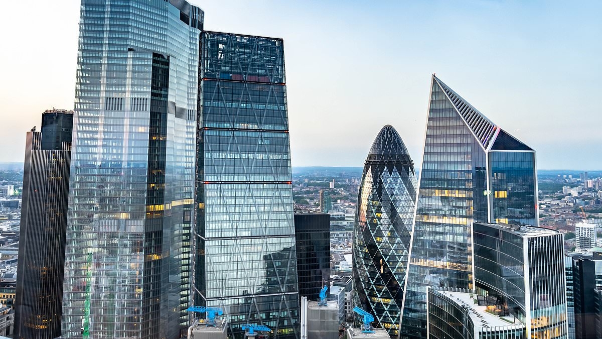 Finance expert reveals the best shares to buy to profit from UK tech takeovers