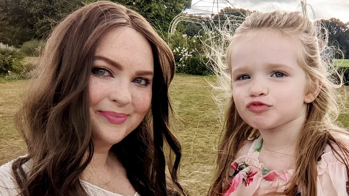 Mum, 32, had common exercise injury...but it was actually aggressive cancer that's left her with just weeks left to live