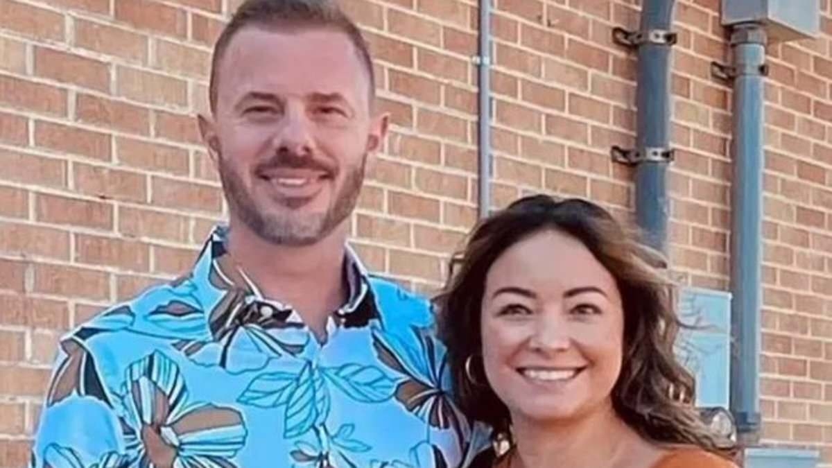 EXCLUSIVE He's accused of driving his wife to suicide. But pastor's now launched astonishing claim against those most devoted to him