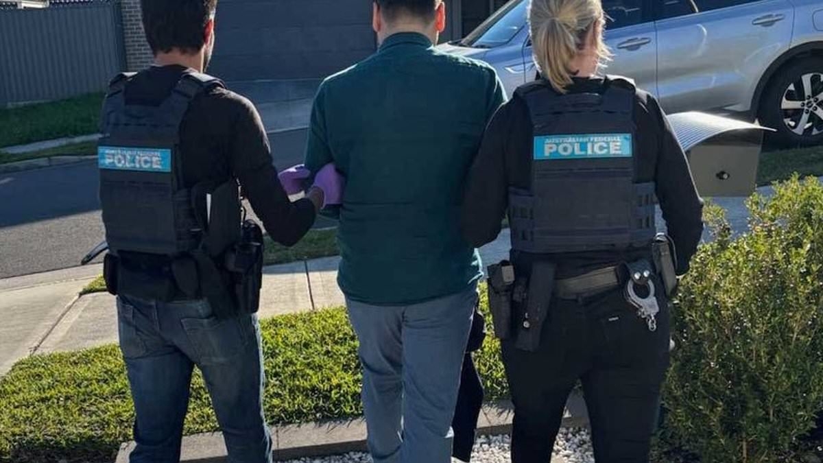 Australian man allegedly abandons wife and baby overseas after tricking them into going on holiday to Pakistan