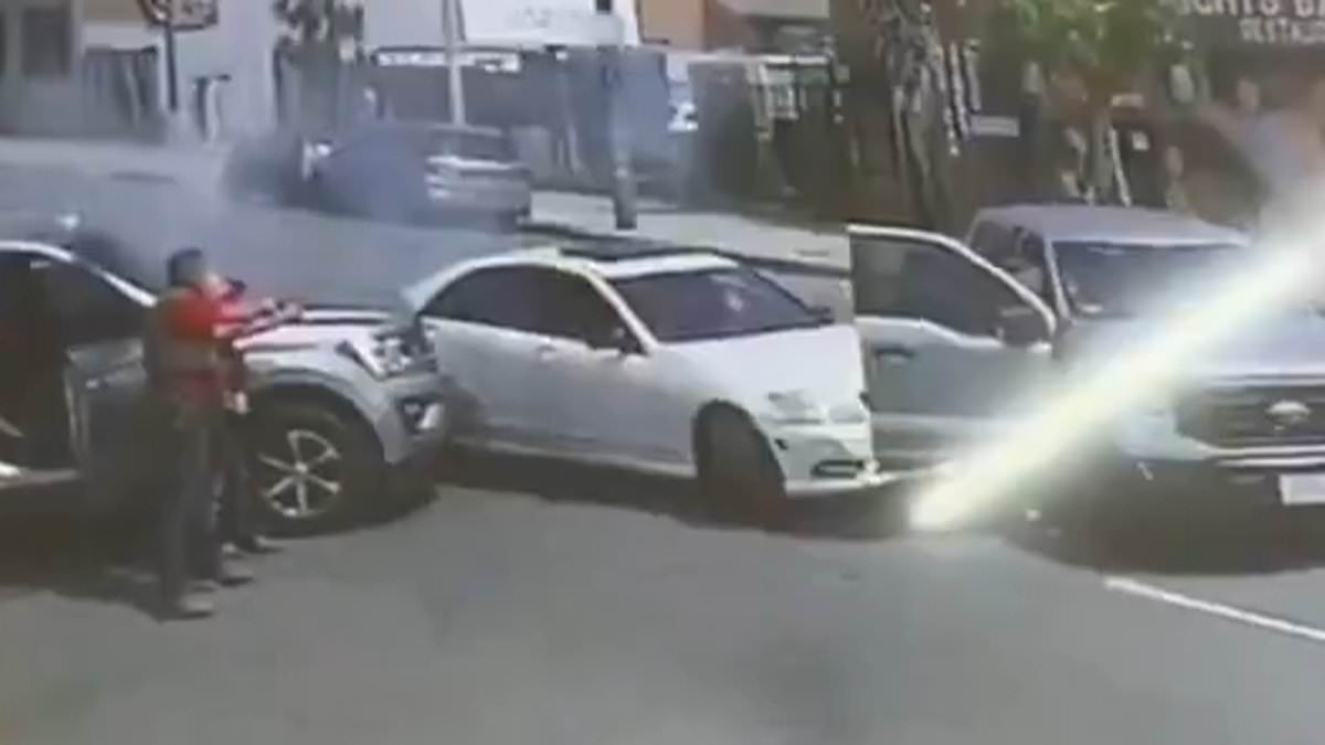 Wild moment federal agents zone in on 'violent rioter' accused of attacking border agent on Los Angeles street