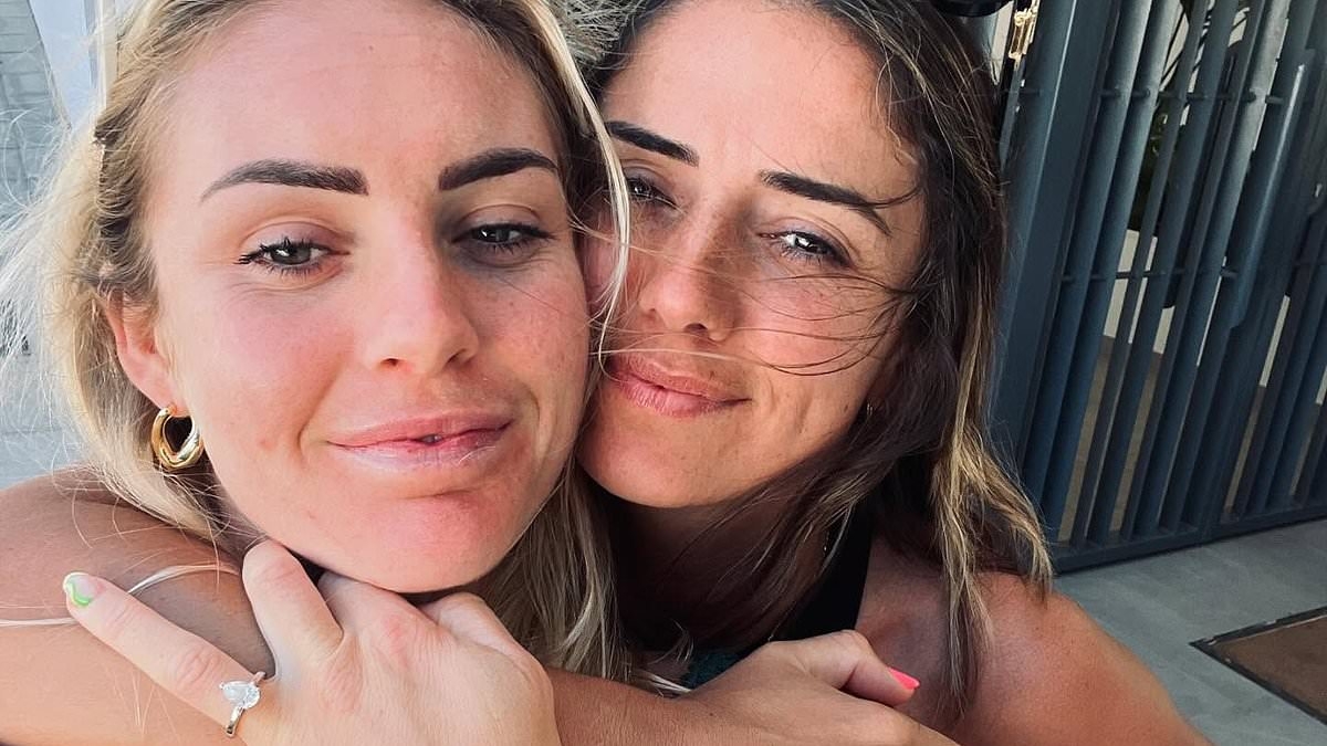 See the stunning pics of Matildas star Ellie Carpenter's French wedding as she marries her soccer player girlfriend