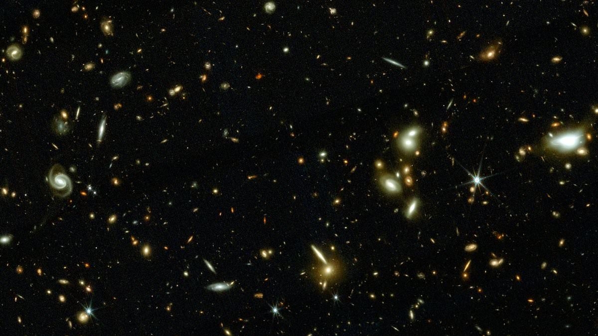 Scroll through the UNIVERSE: Incredible interactive map lets you explore nearly 800,000 galaxies - peering back as far as 13.5 billion years