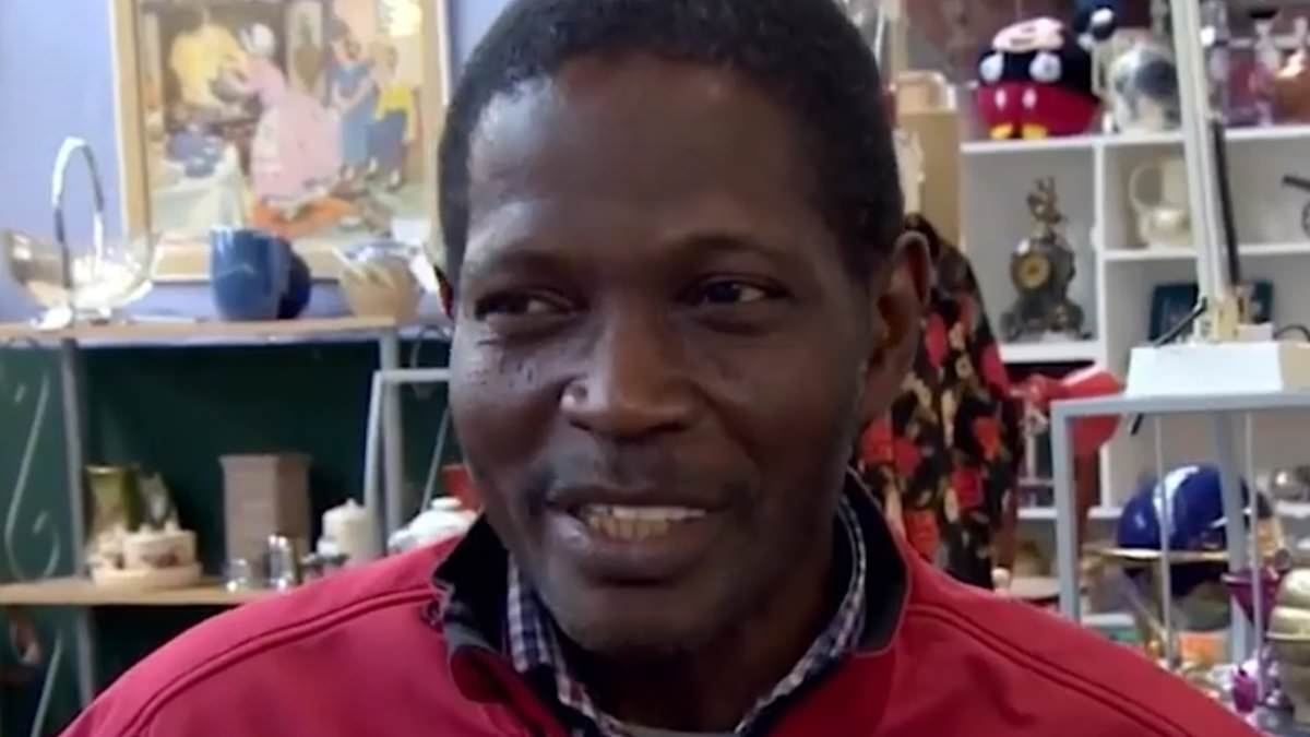 Bargain Hunt contestant 'lost for words' as they make BBC history for all the wrong reasons and auction goes 'badly, badly wrong'