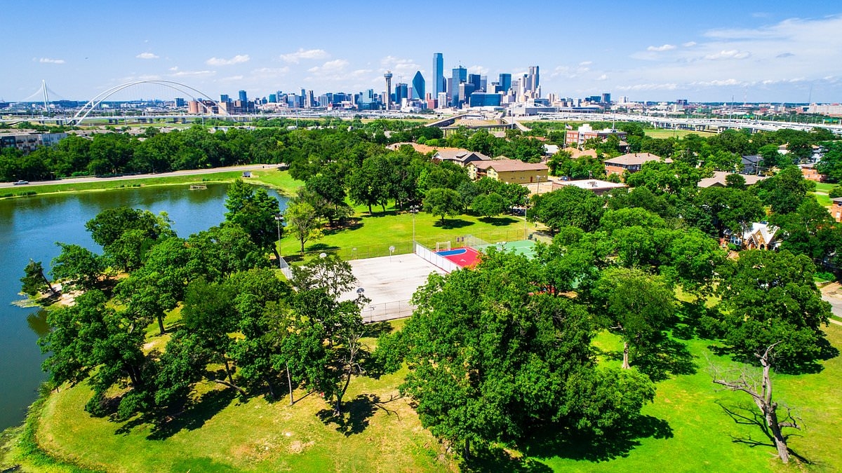 Once-scorching housing market now in free fall: 'Looming threat'