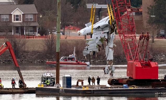 Why so many planes are crashing right now, pilot reveals