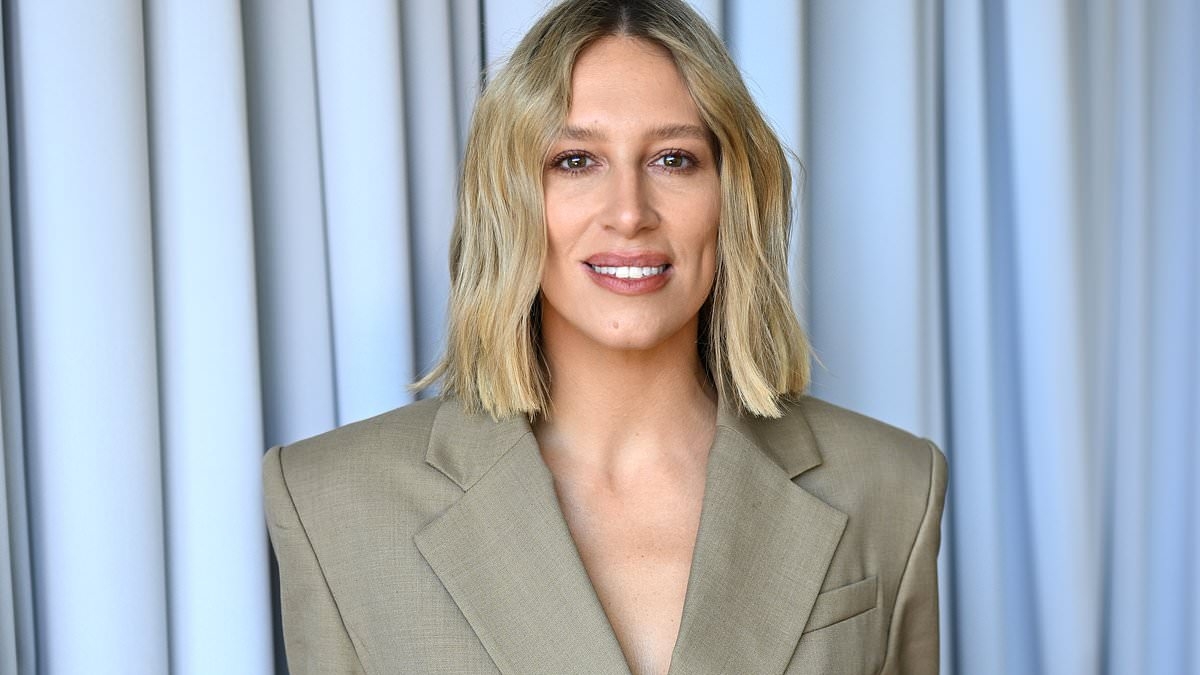Phoebe Burgess doesn't look like this anymore! Former NRL WAG unveils shock transformation as she uses popular beauty trend