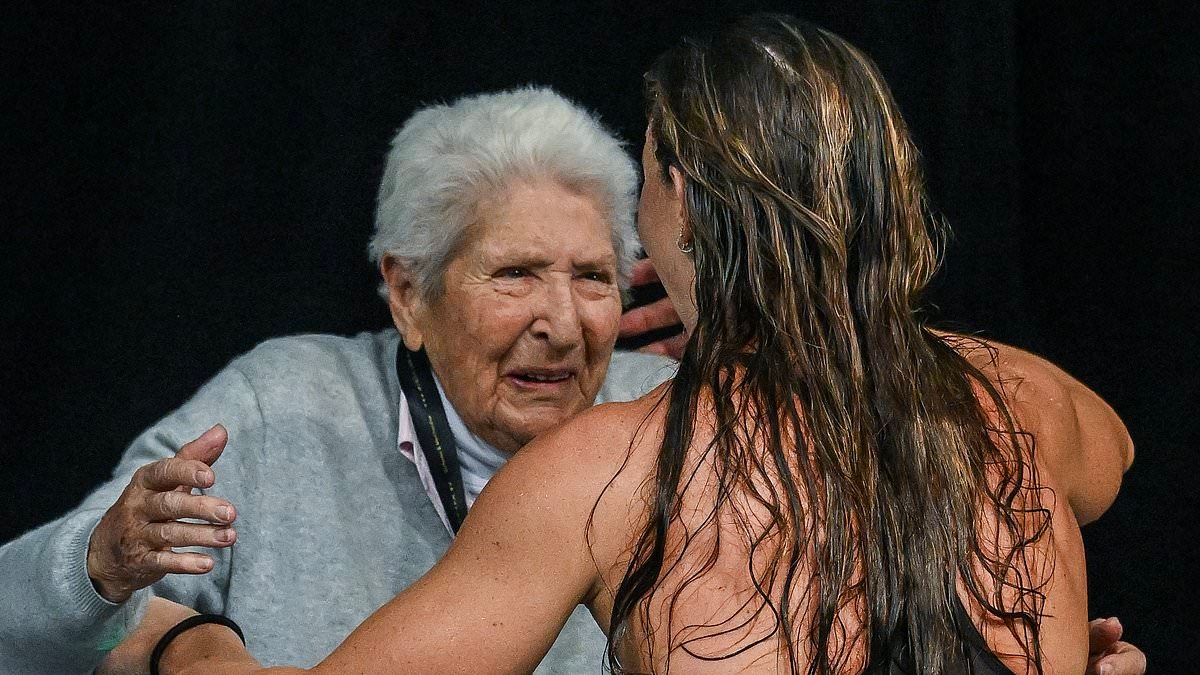 Why Olympic icon Dawn Fraser broke down in uncontrollable tears at Australian swimming trials