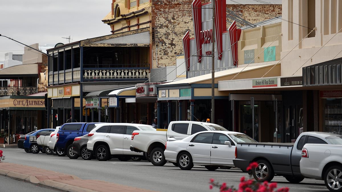 Aussies warned about little-known road rule that could cost you a $2000 fine