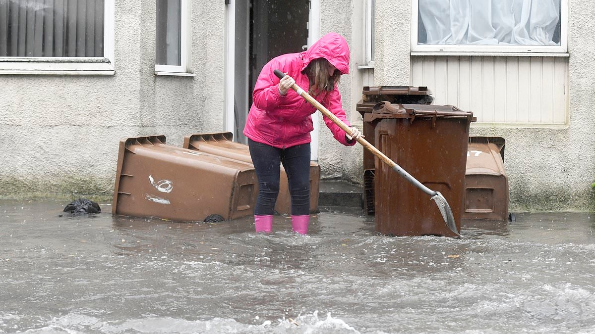Met Office issues rare AMBER thunderstorm warnings for the weekend threatening floods, lightning strikes and power cuts after 30C heat today