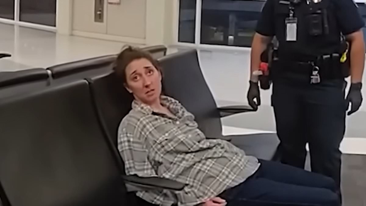 Drunk Karen learns harsh lesson after forcing entire plane to deboard because of her entitled antics