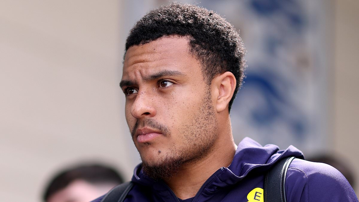 England Under 21 star REJECTS Burnley offer to join former Man United star at European giants
