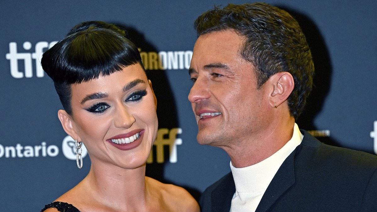 Pop sensation Katy Perry surprises fans at Melbourne nightclub and shouts free drinks during Australian tour