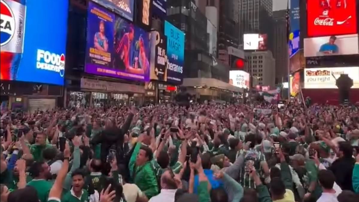 Palmeiras fans take over Times Square in epic show of support before Porto showdown in New York