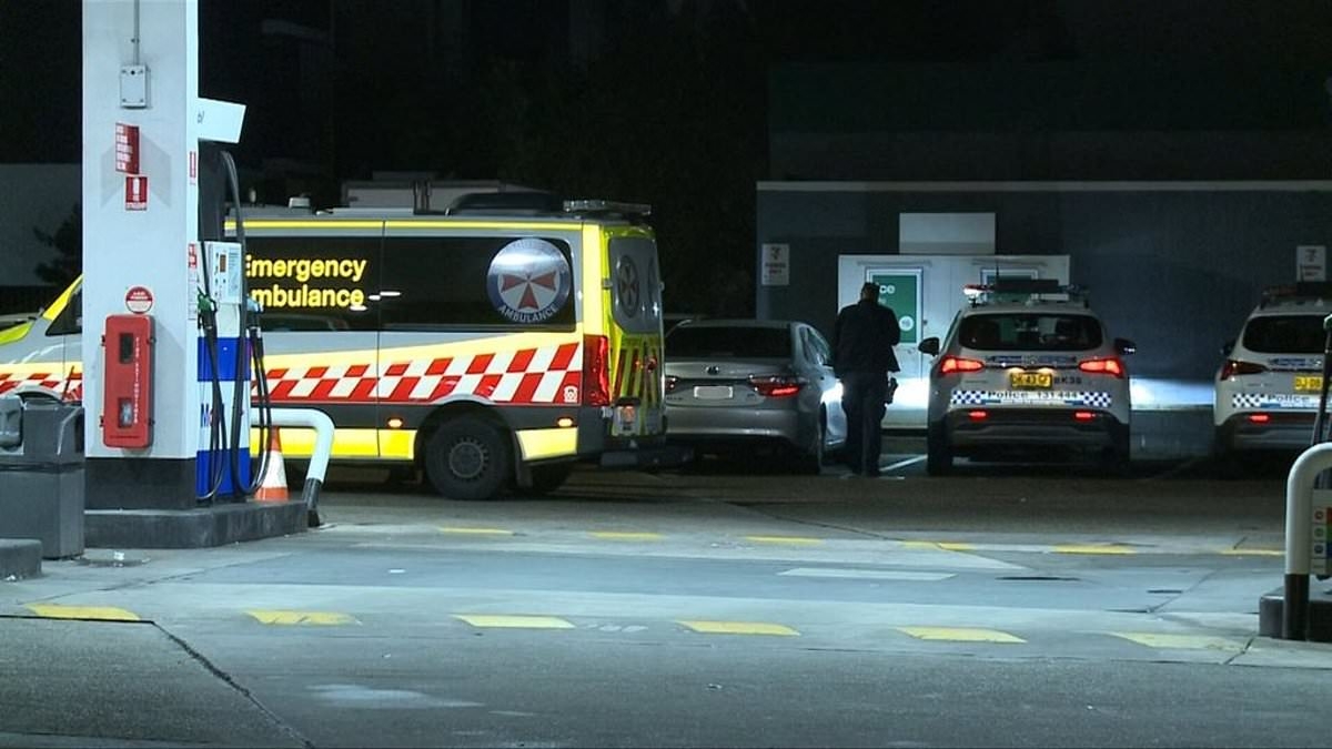 BREAKING NEWS Man found dead at 7-Eleven Bankstown in Sydney