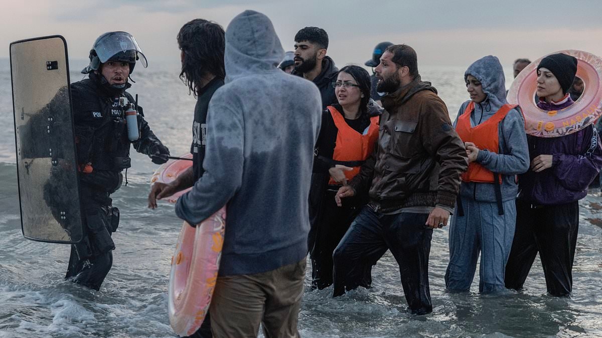 Keir Starmer forced to beg Emmanuel Macron to do more to stop the boats as 1,500 migrants cross the Channel in just four days