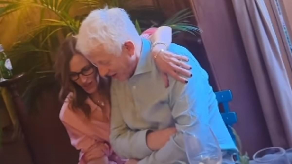 Julia Roberts reunites with Notting Hill director Richard Curtis 26 years on from smash-hit romcom after refusing to star in sequel