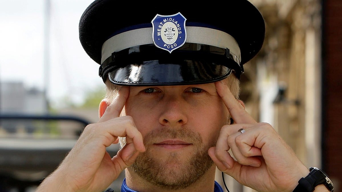 Super recogniser PCSO dubbed 'Memory Cop' breaks his own record after catching 3,000 suspects