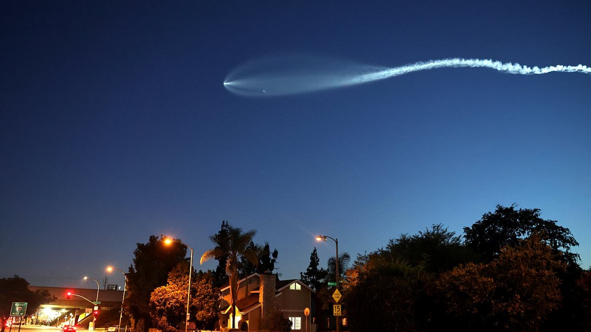 Mysterious 'Jellyfish UFO' spotted over US desert as scientists reveal its origin