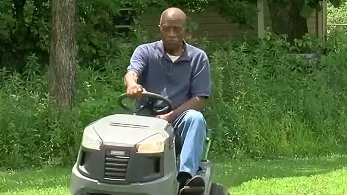 Hardworking senior, 92, forced to mow neighbors' lawns after Dem mayor's neglect in historic city