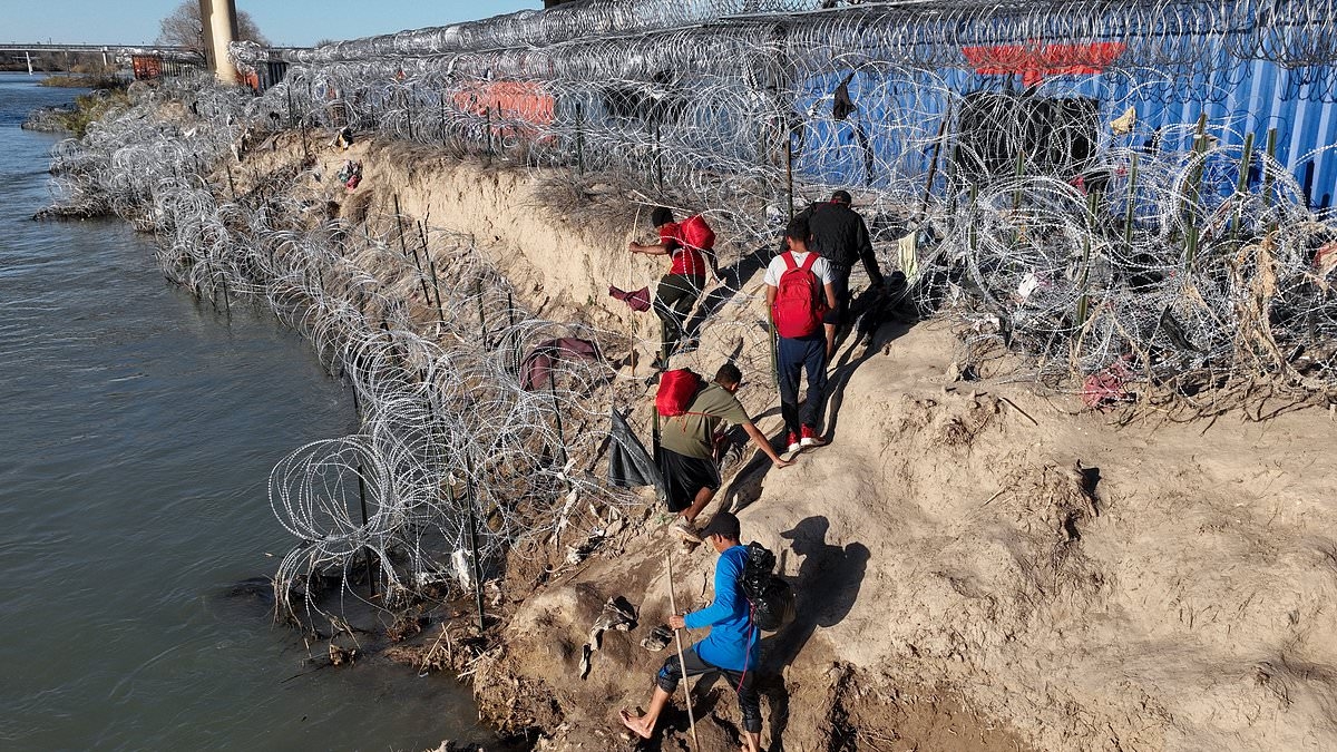 Stunning new number that shows Trump migrant crackdown has BEATEN border crisis