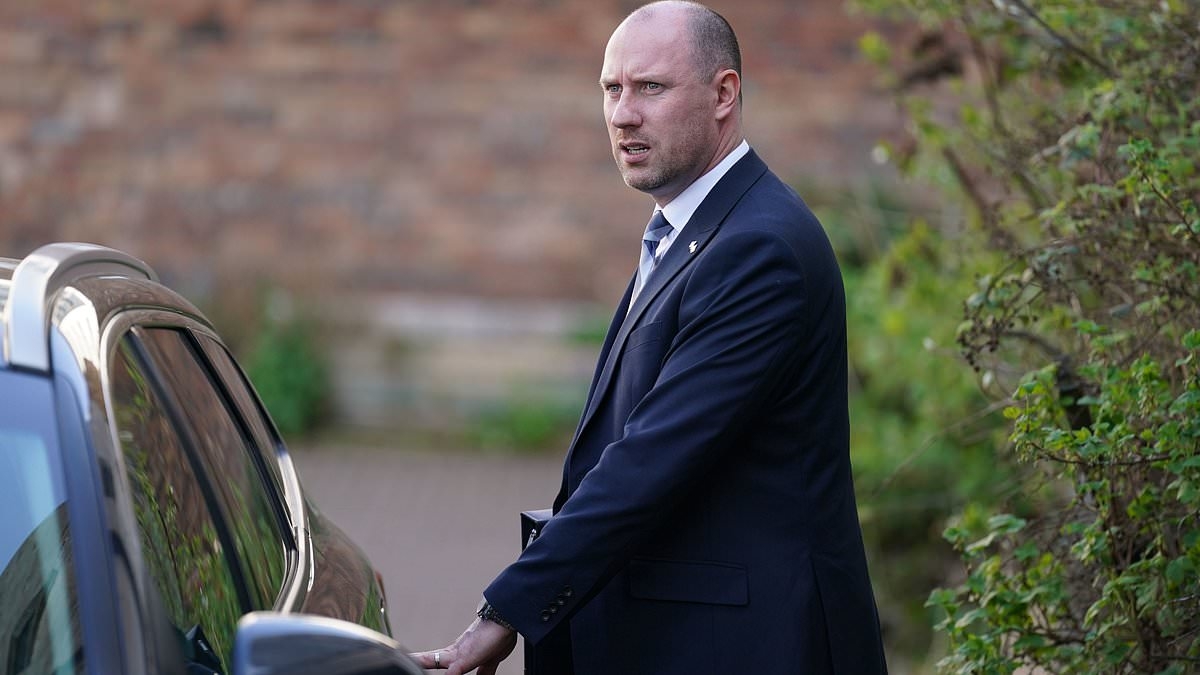 Health secretary Neil Gray accused of 'arrogance and entitlement' after he was chauffeur-driven to a pub