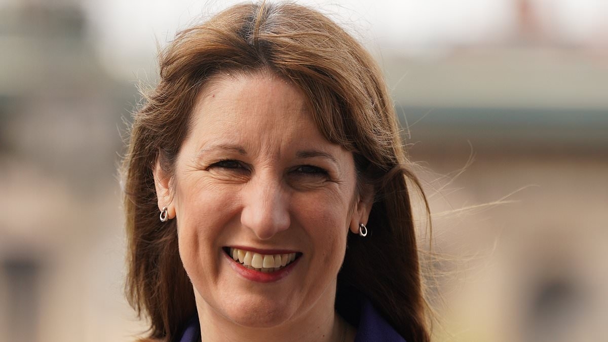 Rachel Reeves's policies will see UK economy just 'muddle through' for the next two years, industry group warns