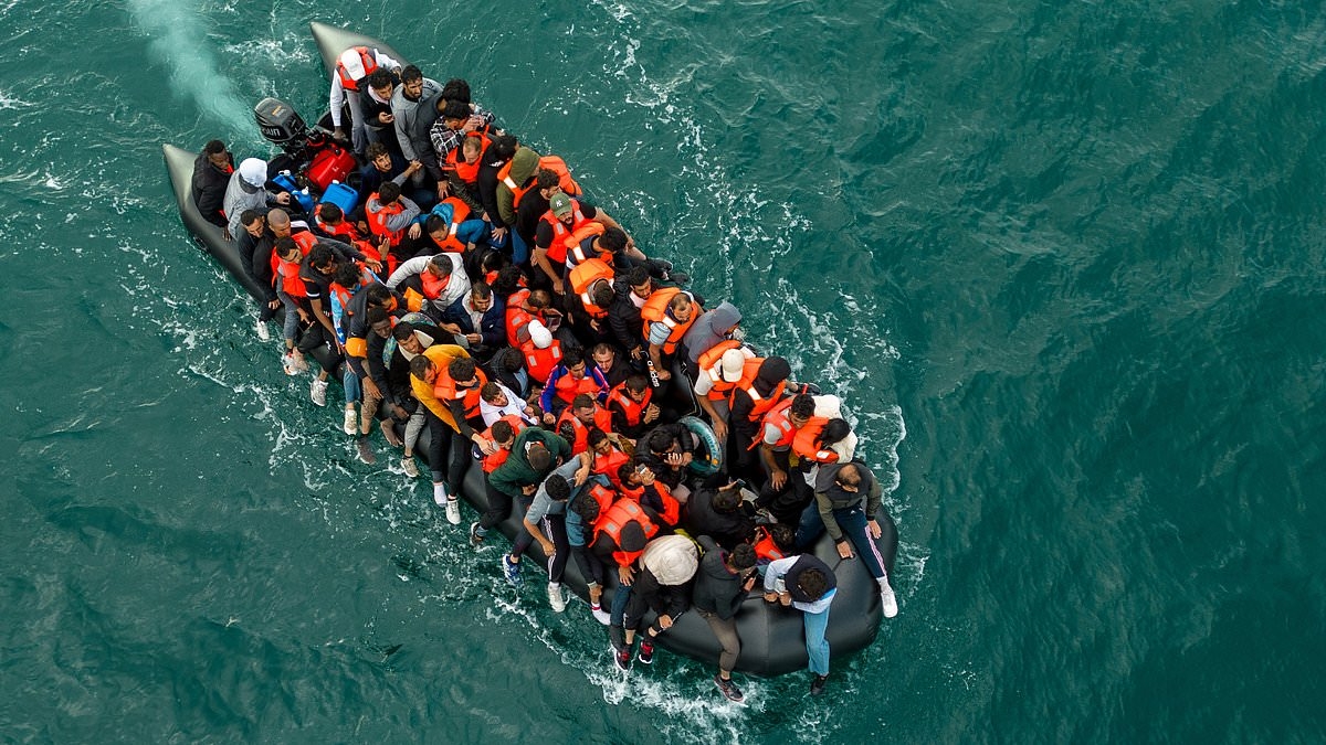 Labour warned that failure to tackle small-boats crisis risks fuelling further grooming gang cases