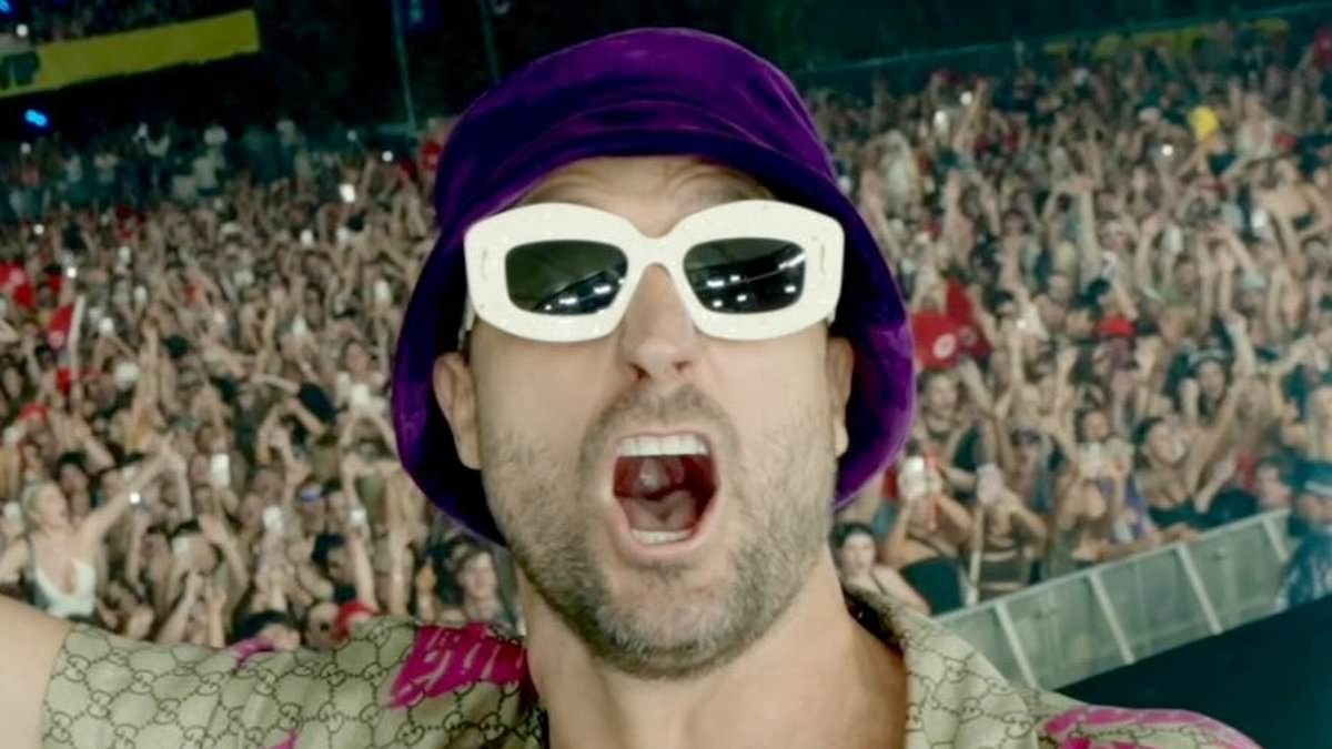 Adorable moment Aussie DJ's daughter recognises famous father on billboard in Ibiza